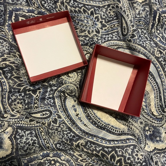 Gift Box - Picture 2 of 2